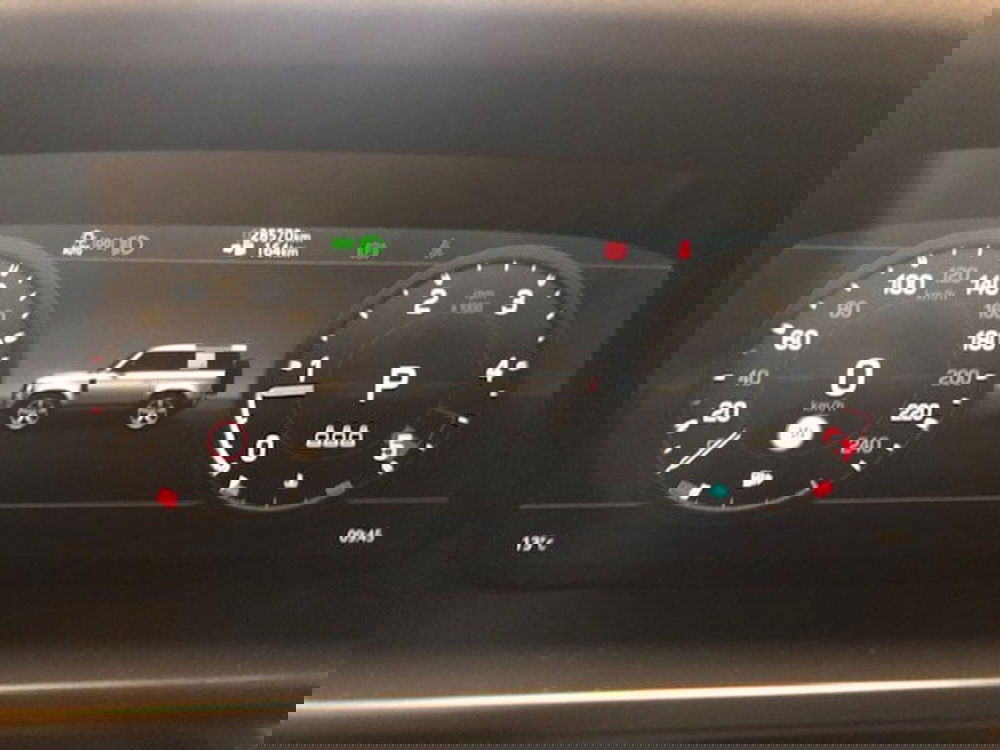 Land Rover Defender usata a Milano (19)