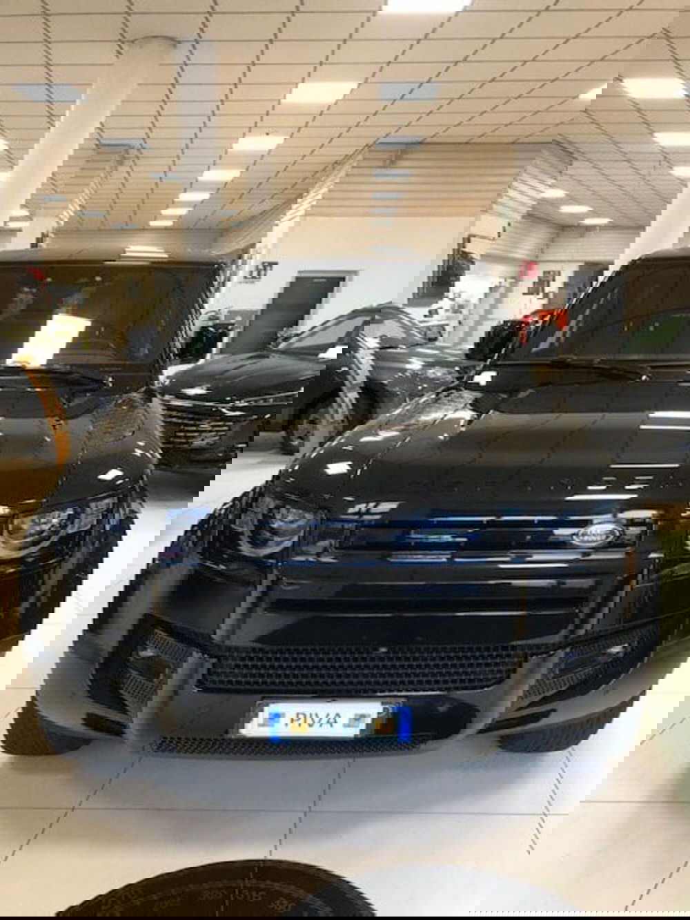 Land Rover Defender usata a Milano (3)