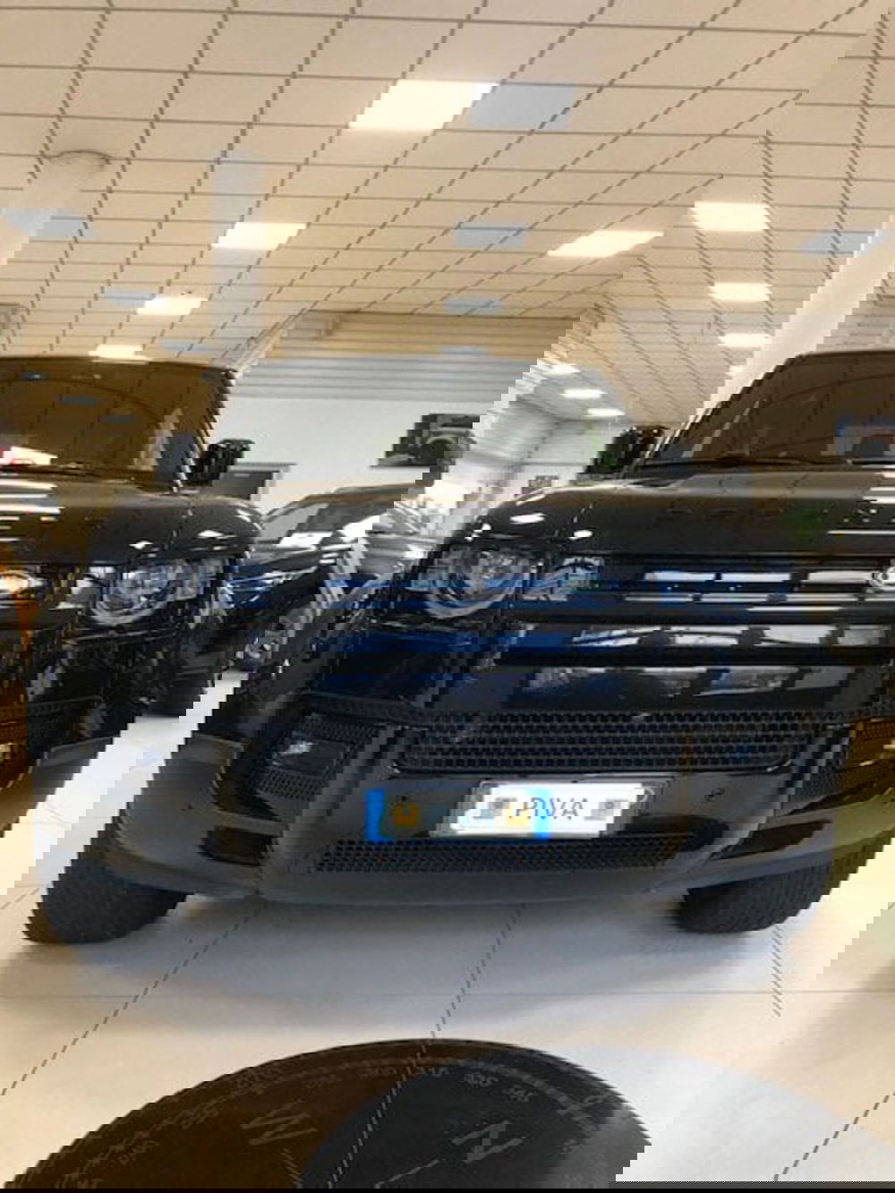 Land Rover Defender usata a Milano (4)