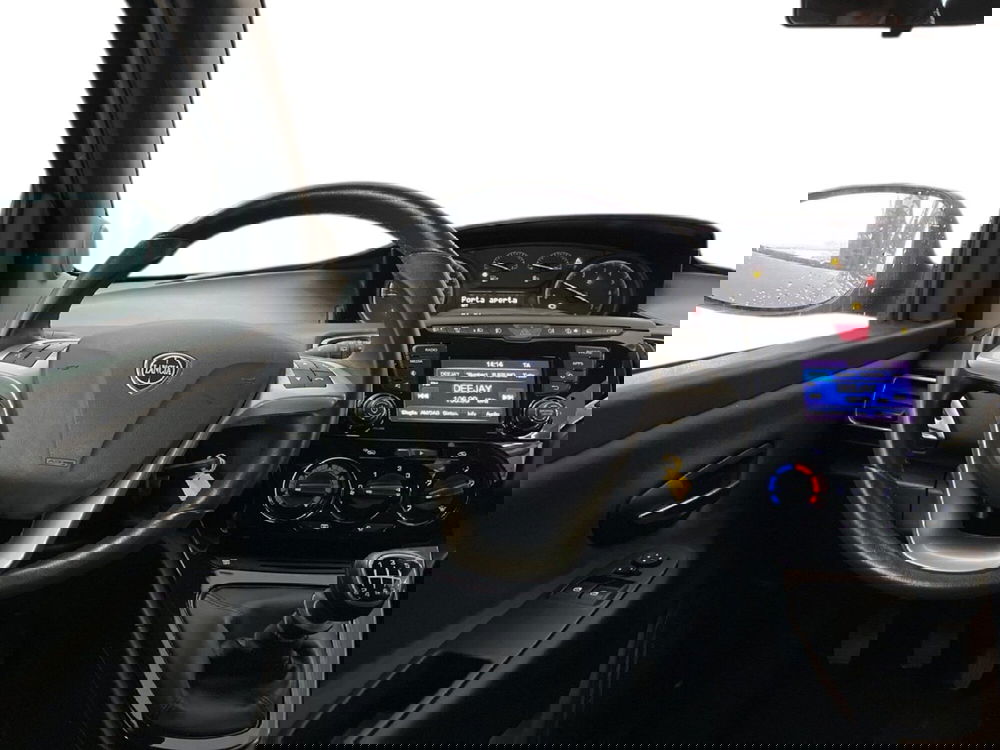 Lancia Ypsilon usata a Torino (10)