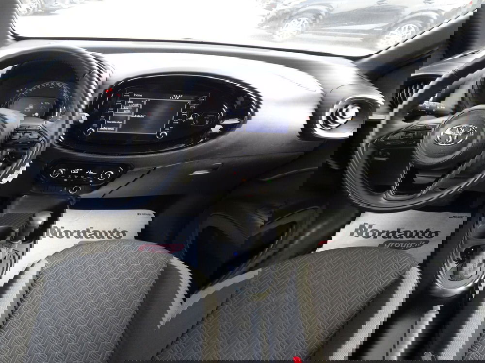 Toyota Aygo X usata a Treviso (13)