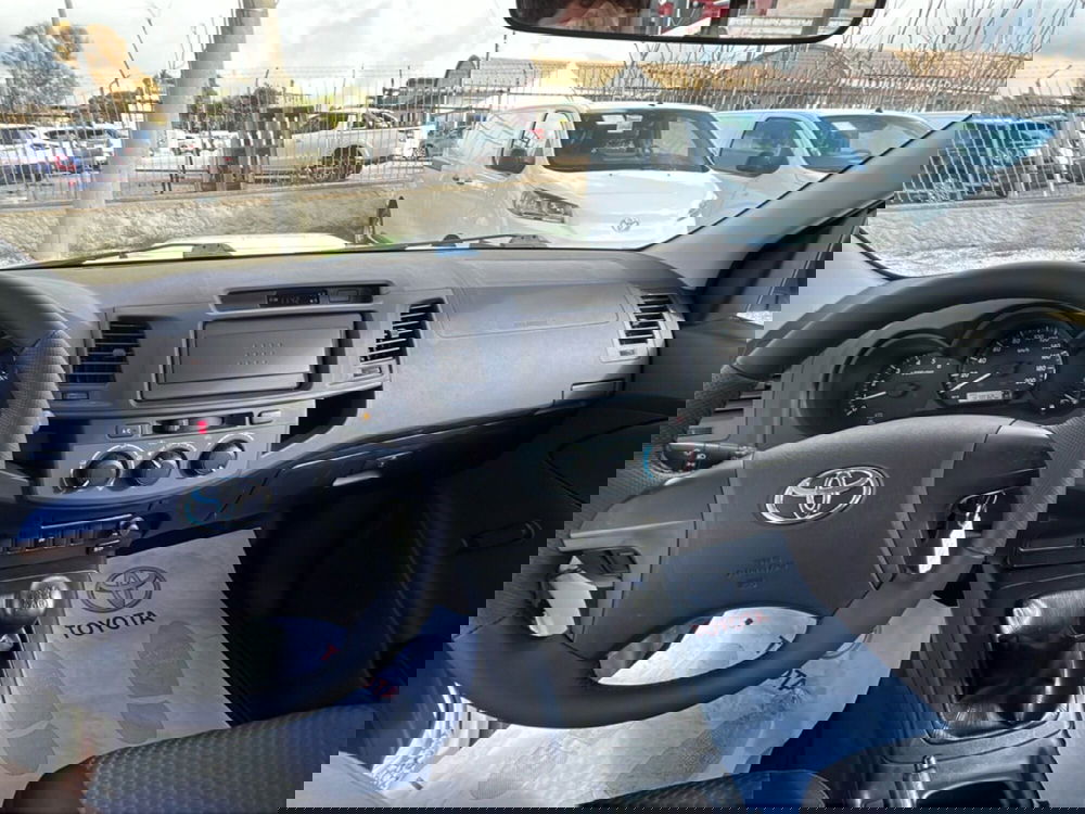 Toyota Hilux usata a Ragusa (11)