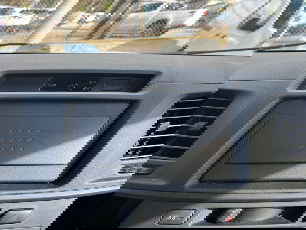 Toyota Hilux usata a Ragusa (12)