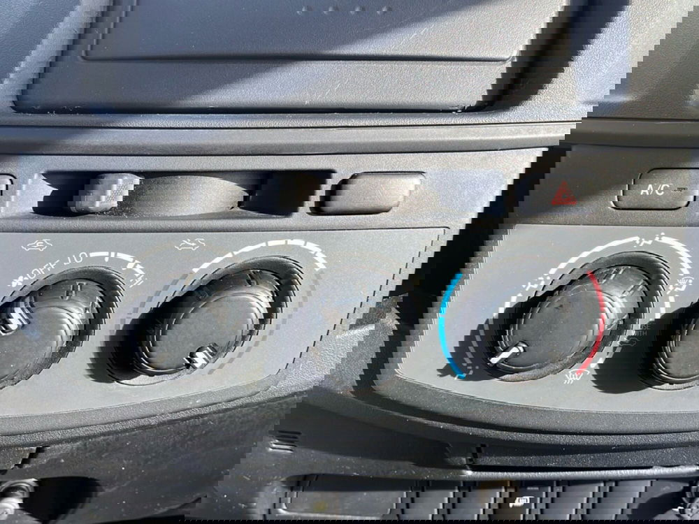 Toyota Hilux usata a Ragusa (13)