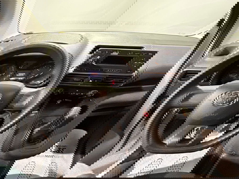 Toyota Proace City Furgone usata a Milano (11)