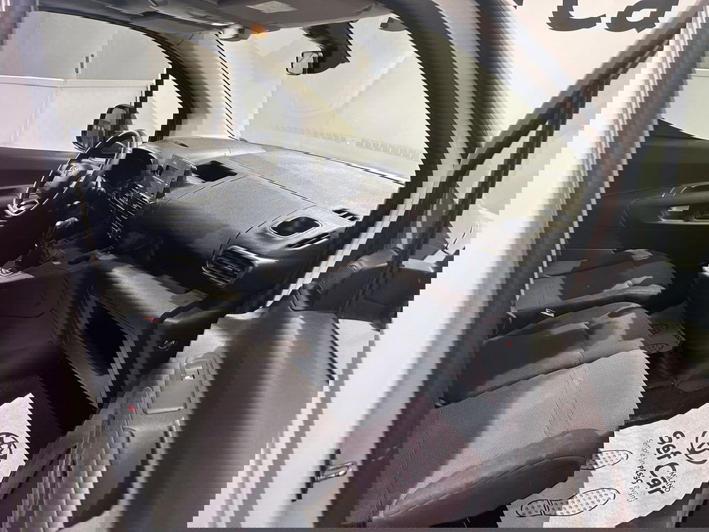 Toyota Proace City Furgone usata a Milano (13)