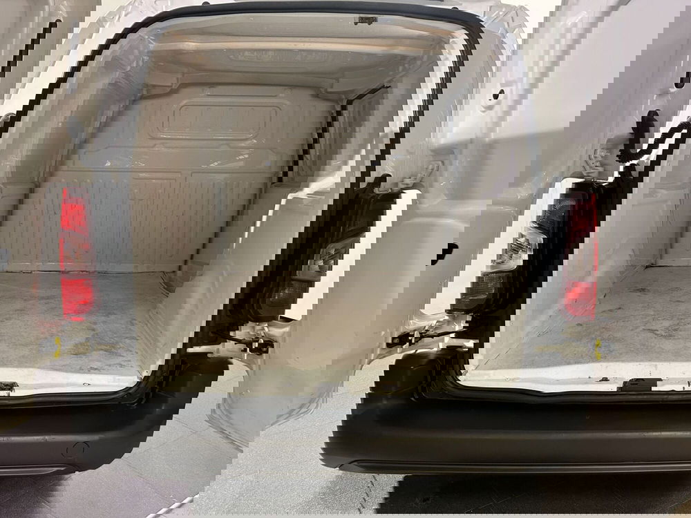 Toyota Proace City Furgone usata a Milano (6)