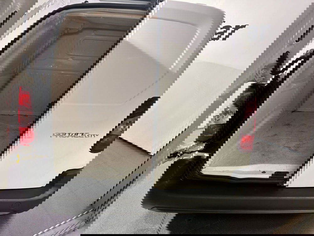 Toyota Proace City Furgone usata a Milano (7)