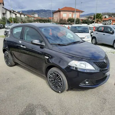 Lancia Ypsilon 1.0 FireFly 5 porte S&amp;S Hybrid Ecochic A. Ferretti nuova a La Spezia