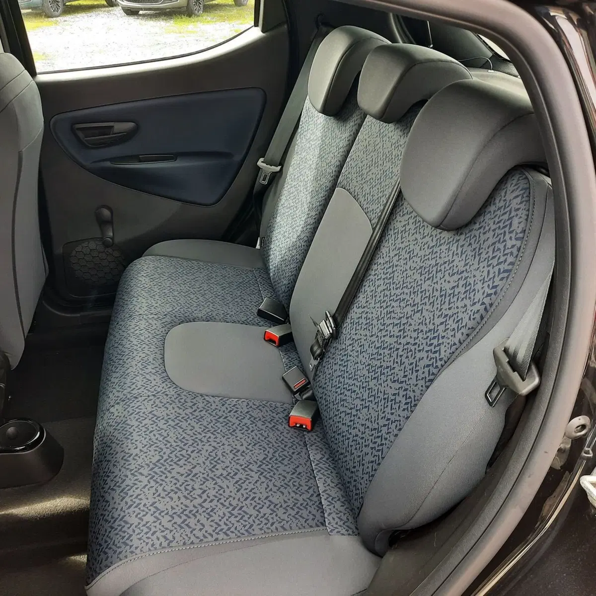 Lancia Ypsilon nuova a La Spezia (11)