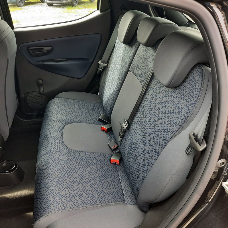 Lancia Ypsilon nuova a La Spezia (11)