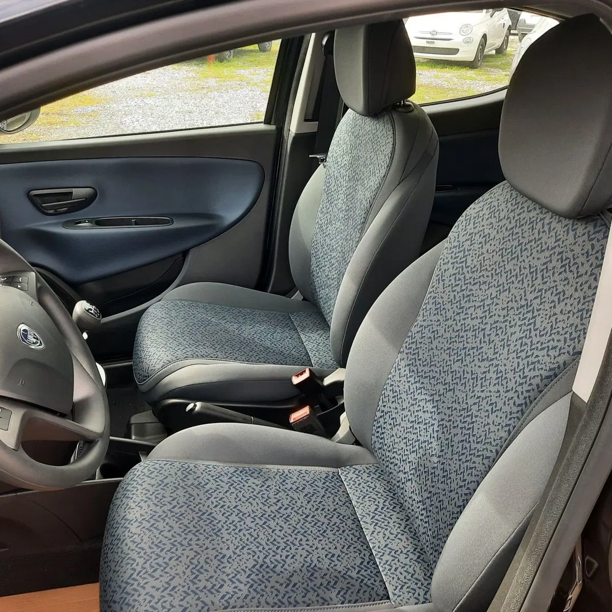 Lancia Ypsilon nuova a La Spezia (12)