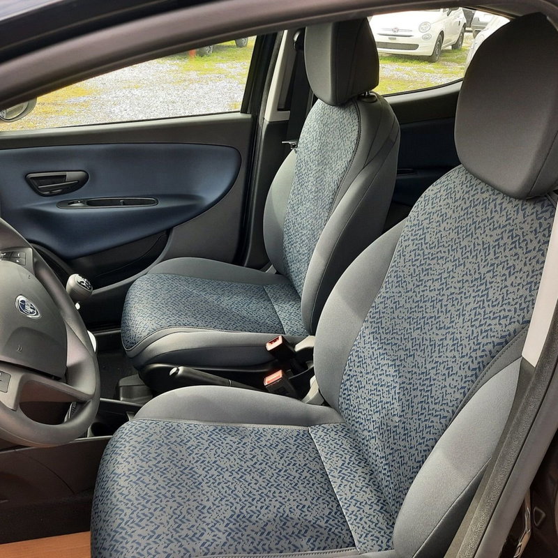 Lancia Ypsilon nuova a La Spezia (12)
