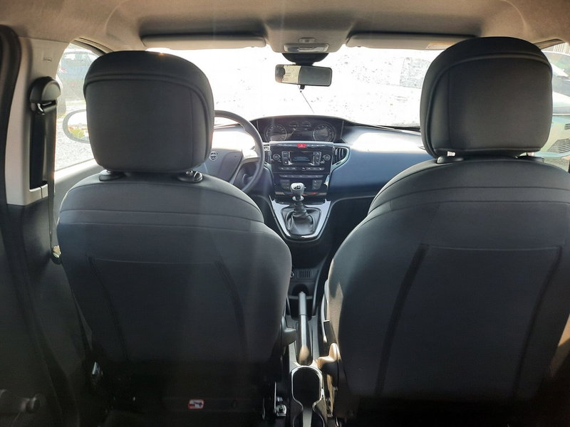 Lancia Ypsilon nuova a La Spezia (16)