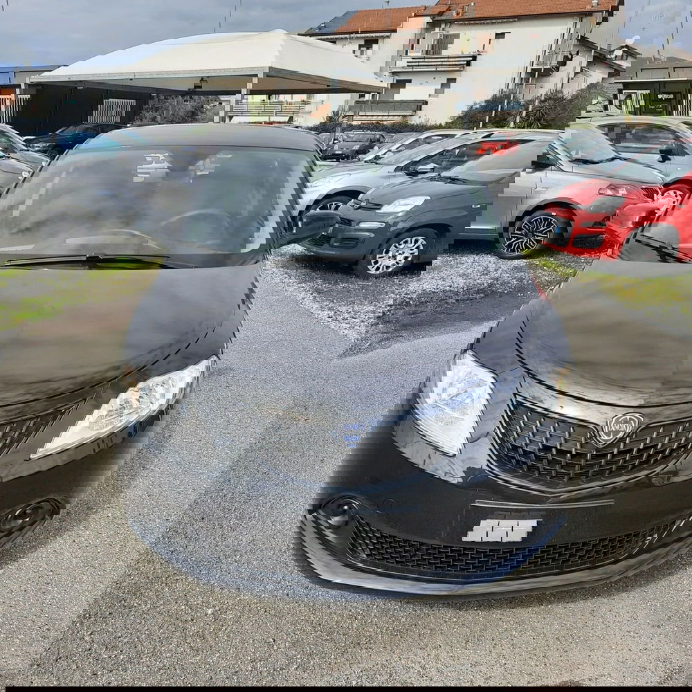 Lancia Ypsilon nuova a La Spezia (2)