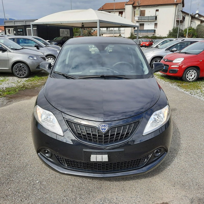 Lancia Ypsilon nuova a La Spezia (2)