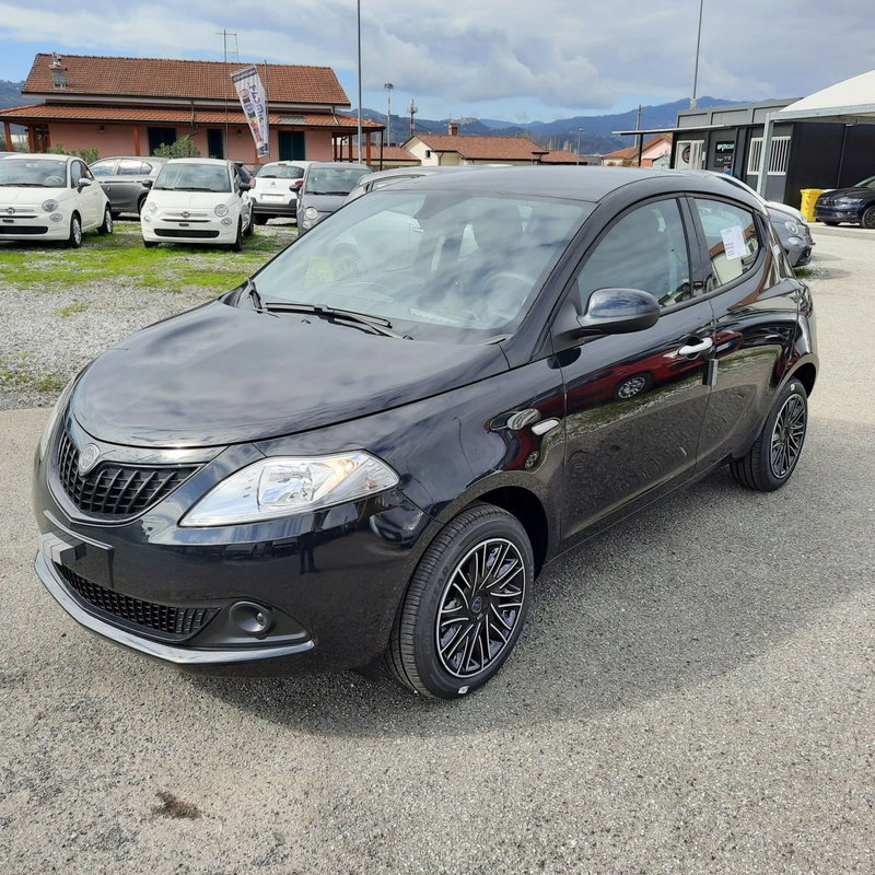 Lancia Ypsilon nuova a La Spezia (3)
