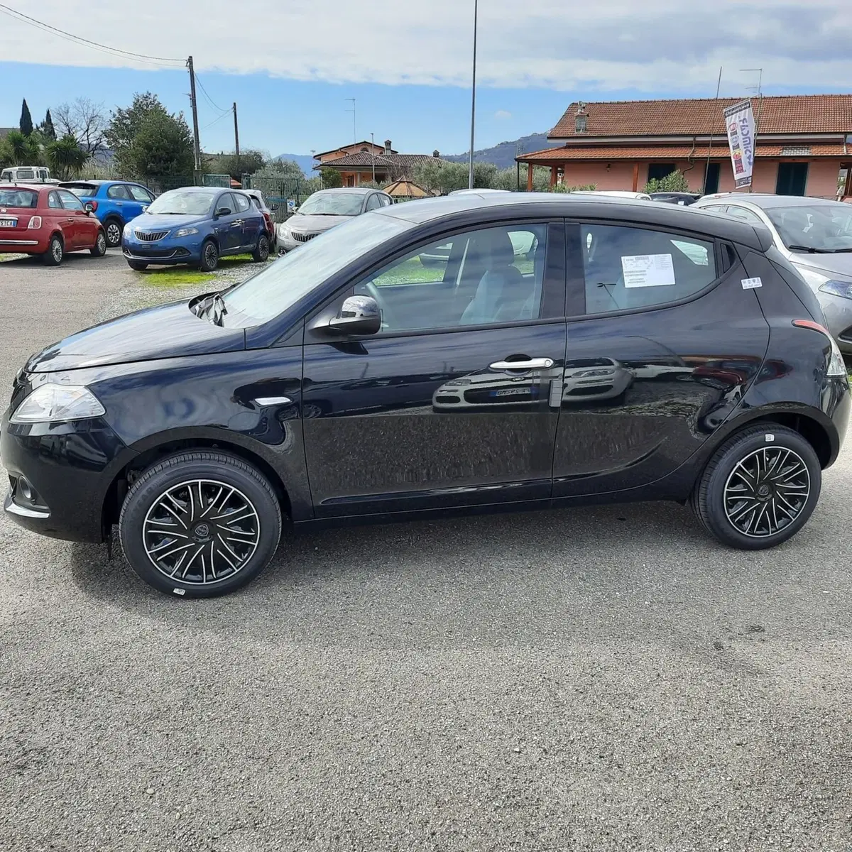Lancia Ypsilon nuova a La Spezia (4)