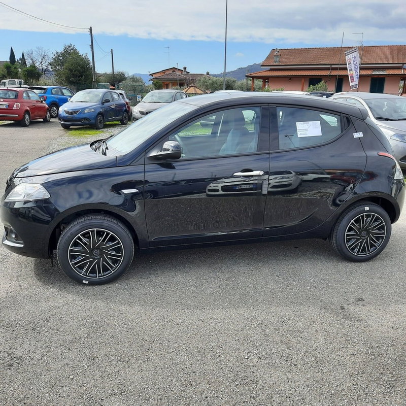 Lancia Ypsilon nuova a La Spezia (4)