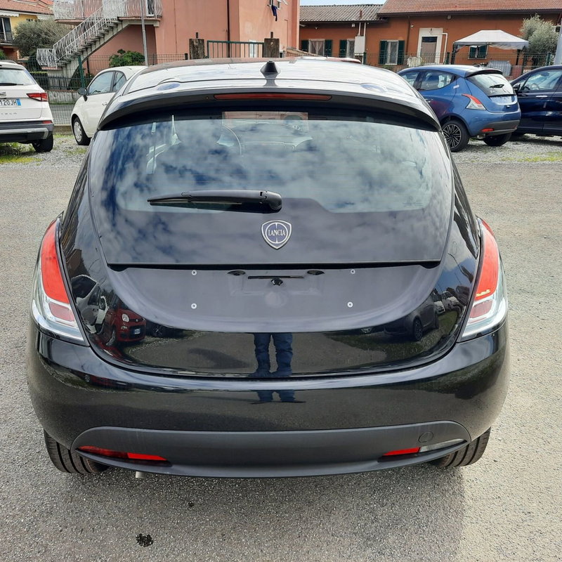 Lancia Ypsilon nuova a La Spezia (6)