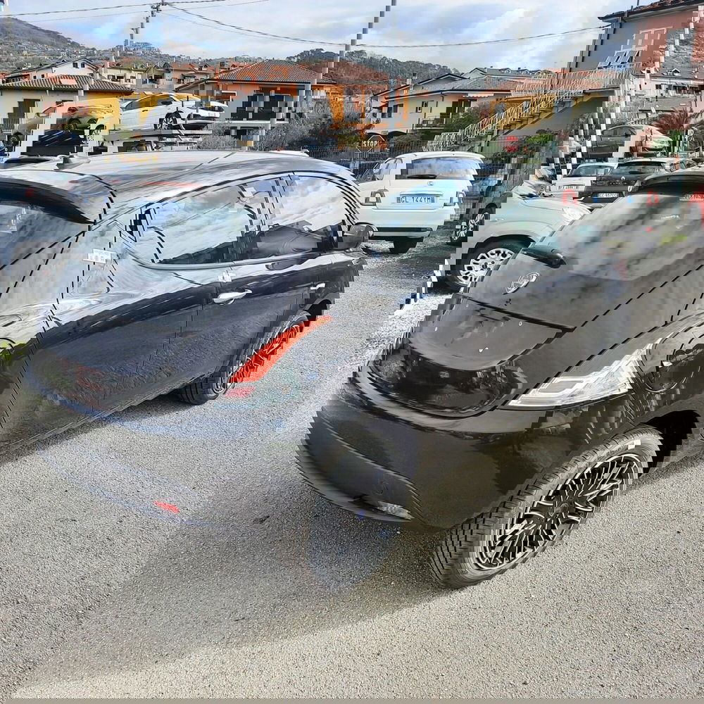Lancia Ypsilon nuova a La Spezia (7)