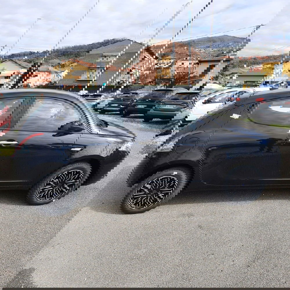 Lancia Ypsilon nuova a La Spezia (8)