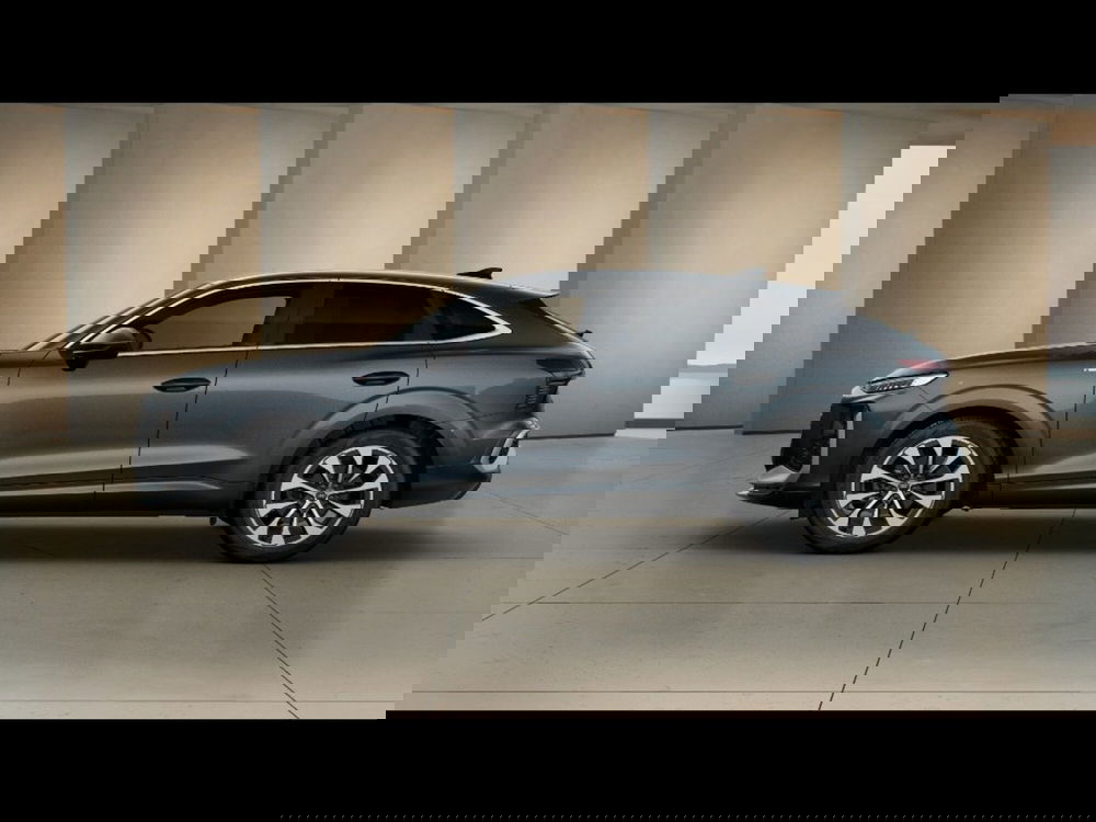 Audi Q3 Sportback nuova a Pisa