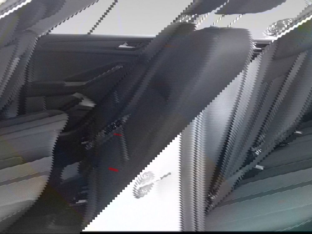 Volkswagen T-Roc usata a Livorno (15)
