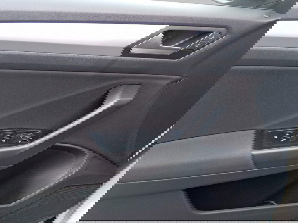 Volkswagen T-Roc usata a Livorno (17)