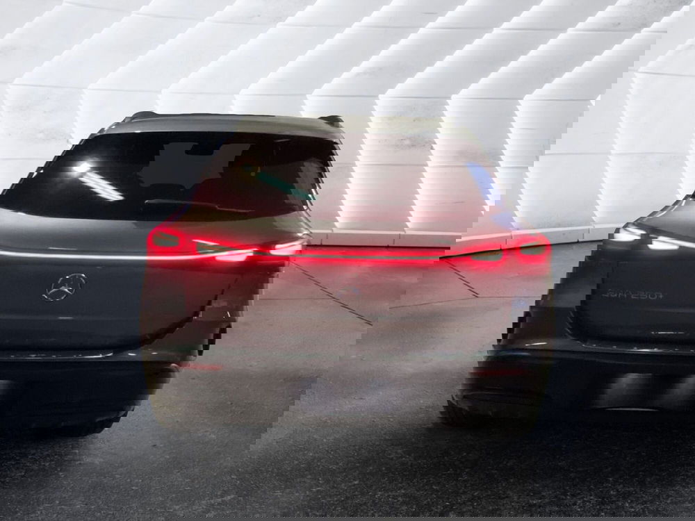 Mercedes-Benz EQA usata a Napoli (7)