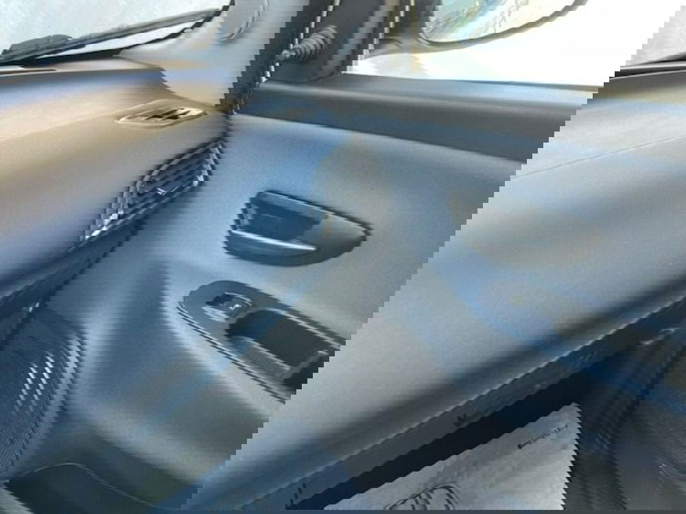 Lancia Ypsilon usata a Prato (10)