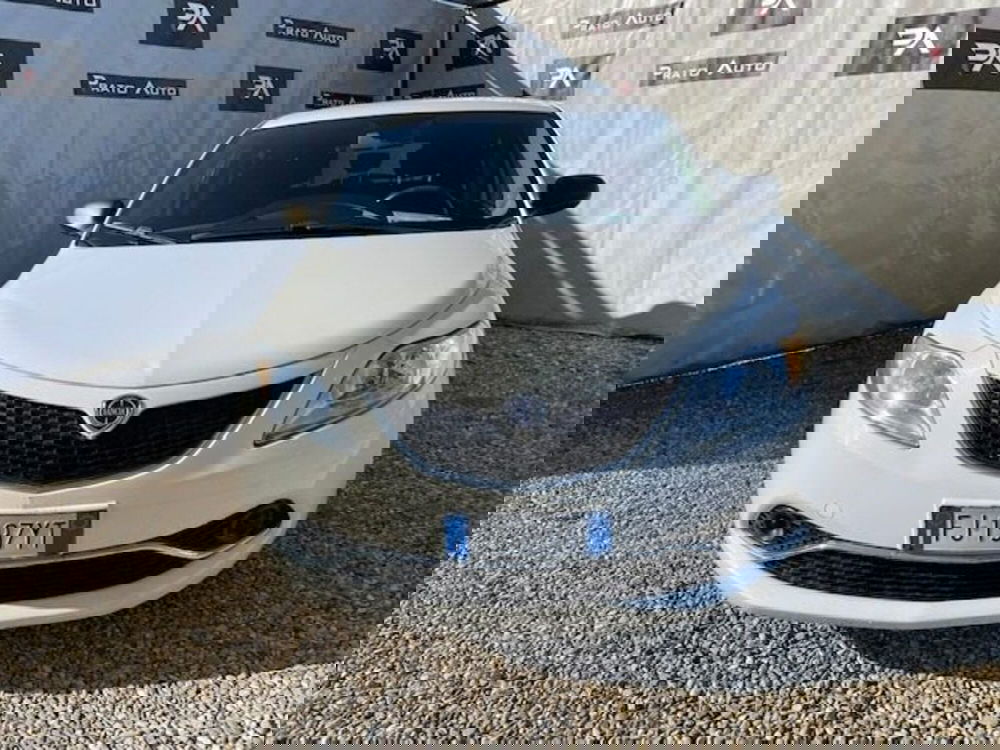 Lancia Ypsilon usata a Prato (2)