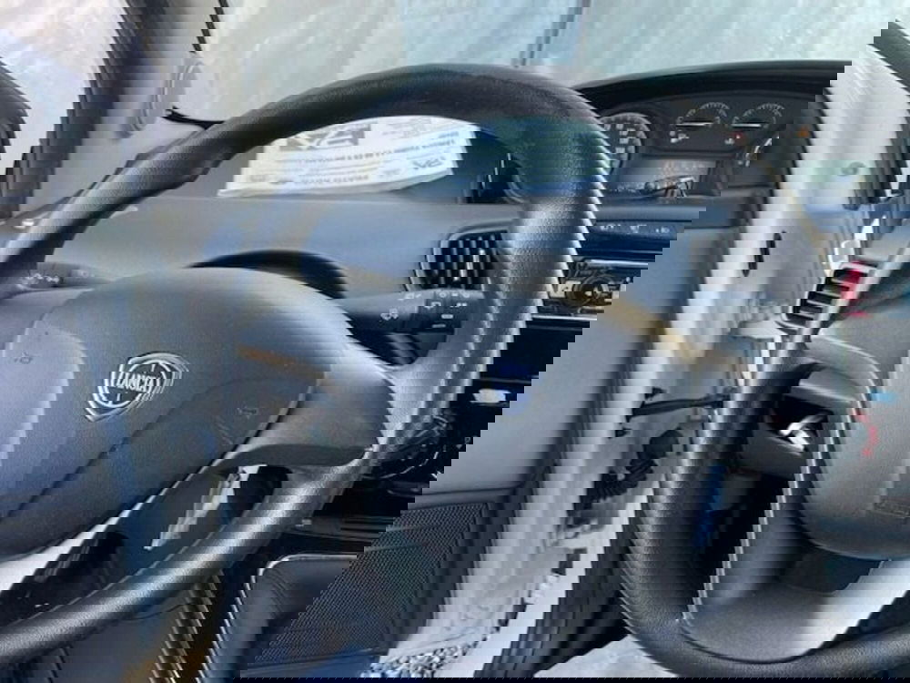 Lancia Ypsilon usata a Prato (9)