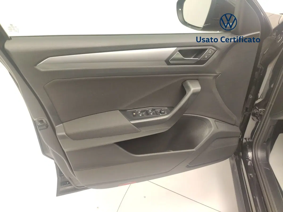 Volkswagen T-Roc usata a Avellino (17)