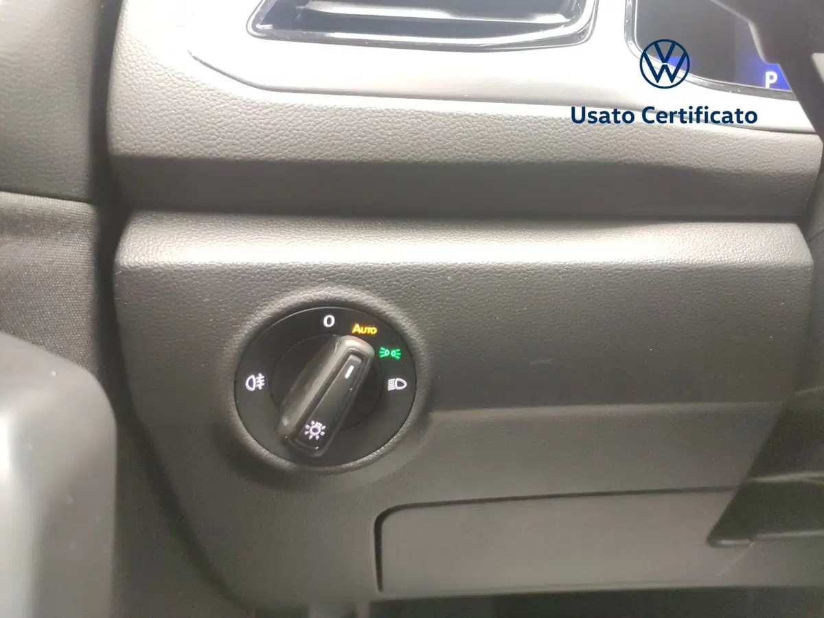Volkswagen T-Roc usata a Avellino (18)