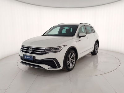 Volkswagen Tiguan 2.0 TDI 150 CV SCR DSG 4MOTION R-Line del 2023 usata a Massa