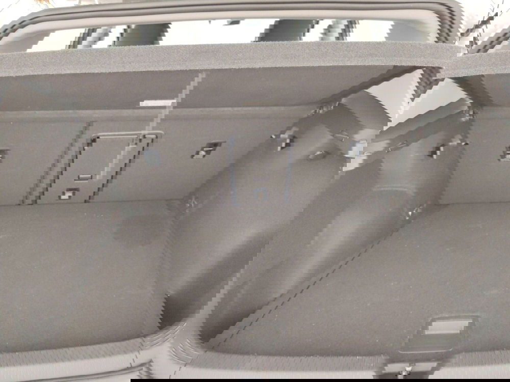 Volkswagen Golf usata a Massa-Carrara (16)