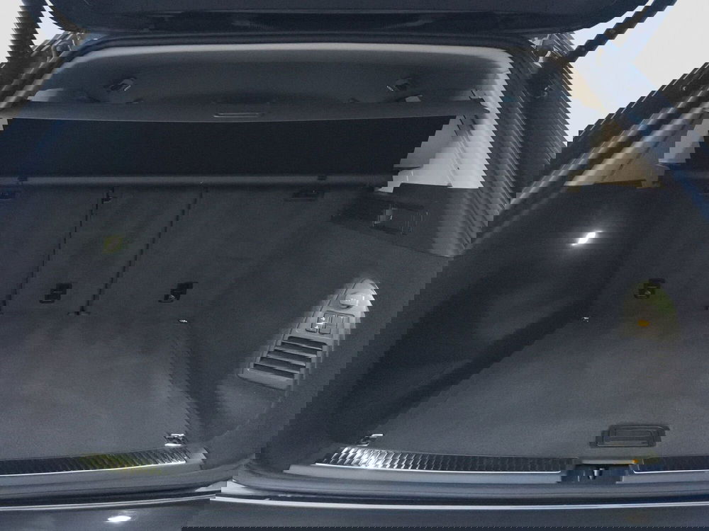 Volkswagen Touareg usata a Brescia (16)