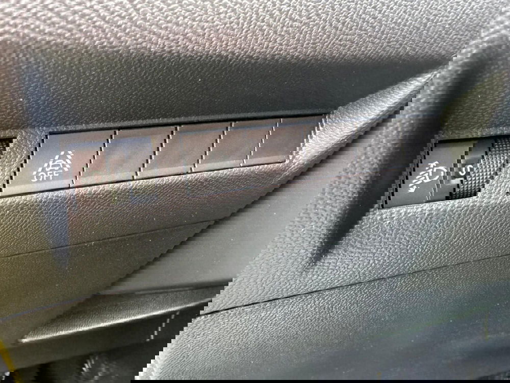 Peugeot 208 usata a Salerno (17)