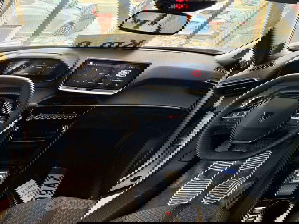 Peugeot 2008 nuova a Salerno (5)