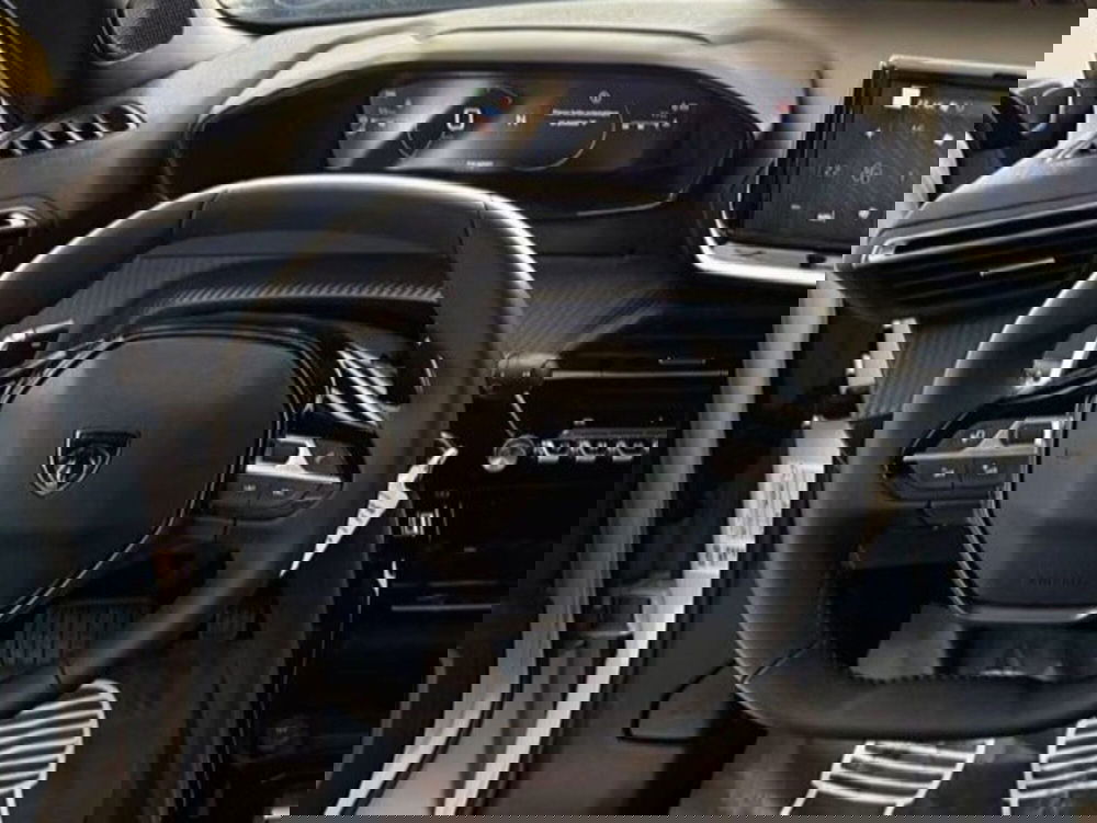 Peugeot 2008 nuova a Salerno (7)