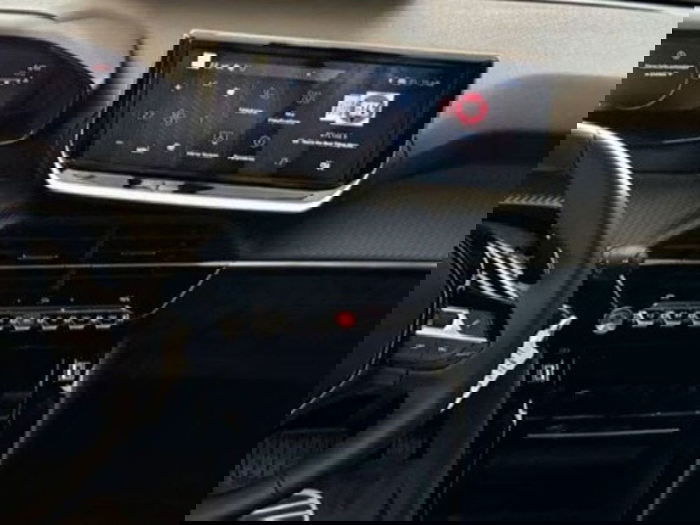 Peugeot 2008 nuova a Salerno (8)