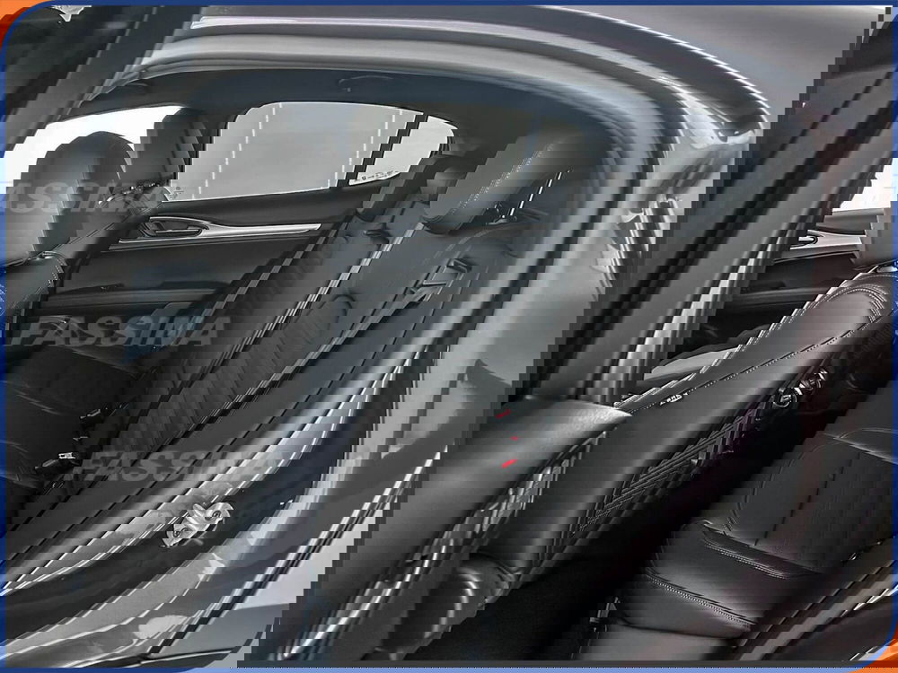 Alfa Romeo Stelvio nuova a Milano (10)