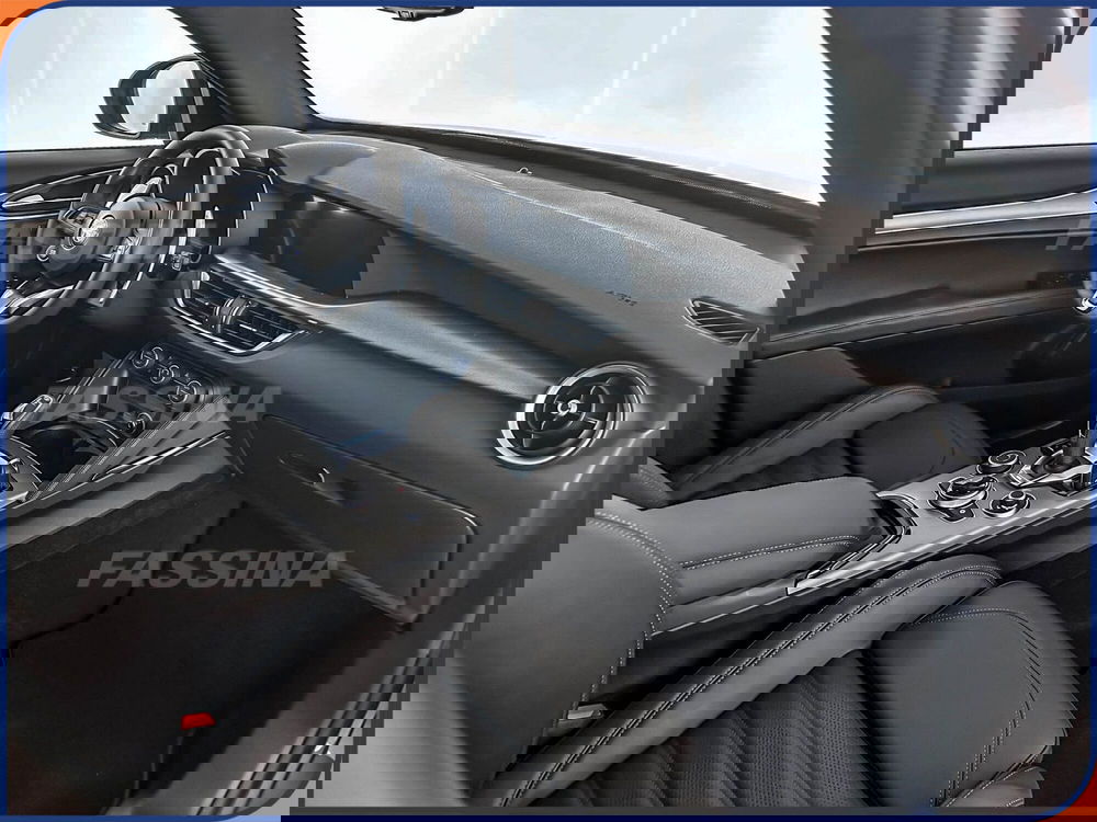 Alfa Romeo Stelvio nuova a Milano (11)