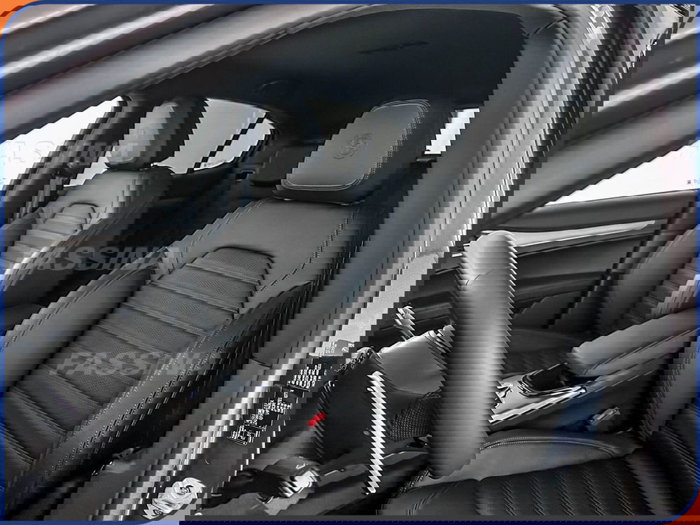 Alfa Romeo Stelvio nuova a Milano (8)