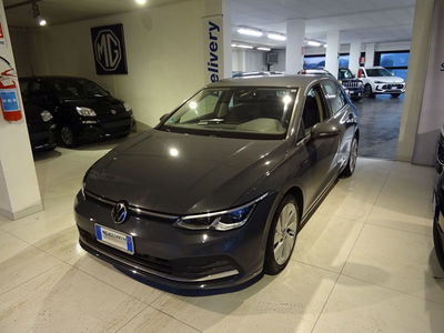 Volkswagen Golf 1.5 TGI DSG Style del 2021 usata a Lucca