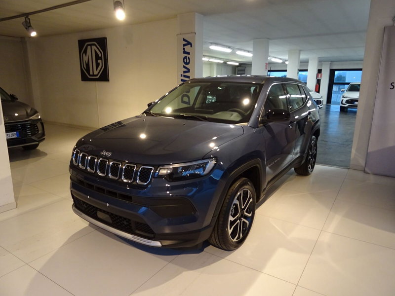Jeep Compass nuova a Lucca