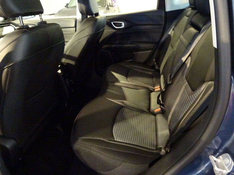Jeep Compass nuova a Lucca (15)