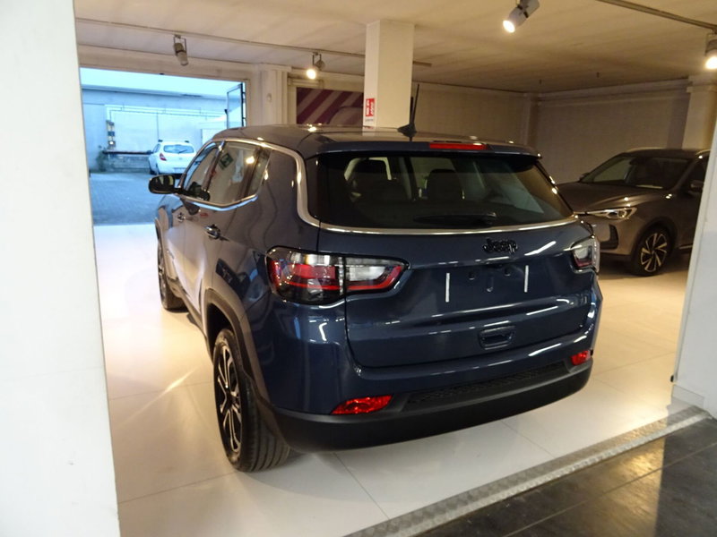Jeep Compass nuova a Lucca (3)