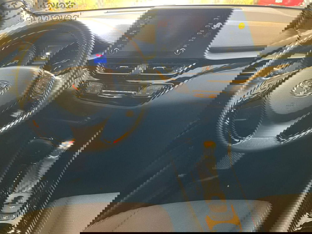 Toyota Toyota C-HR usata a Reggio Calabria (12)